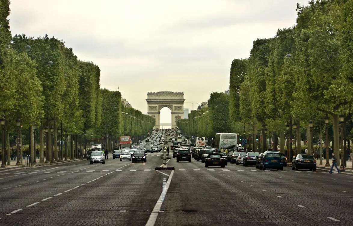 Champs Elysees Rue De Berri Paris